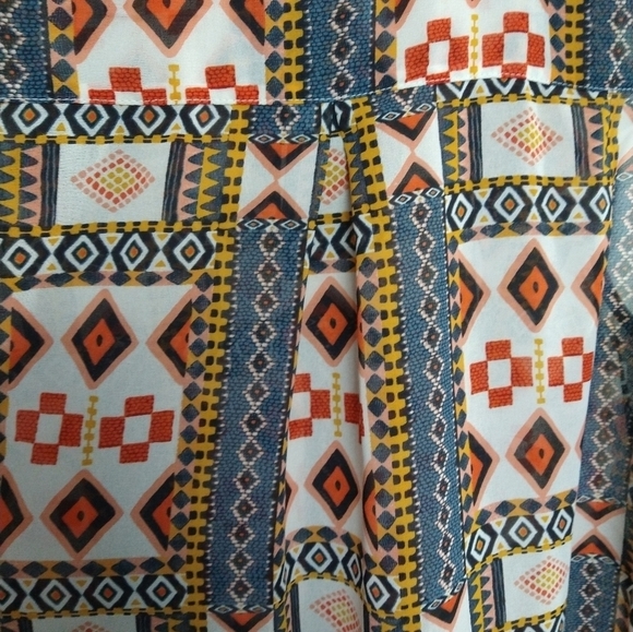 $ H&M semi sheer collared front button Aztec design tank top size 4 - Picture 8 of 9